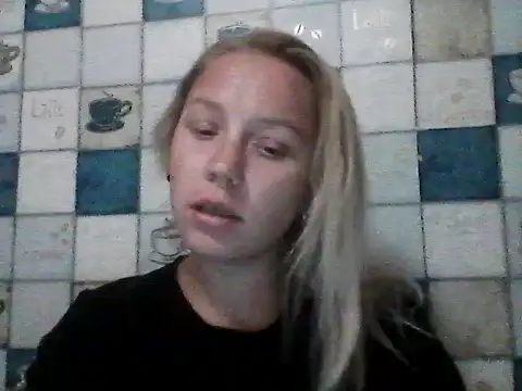 Snapshot of Anna_wey chatting on 09/24/25, 06:36 Anna wey online show from 09/24/25, 06:36