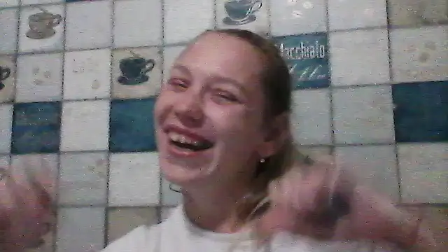 Snapshot of Anna_wey chatting on 11/03/25, 05:49 Anna wey online show from 11/03/25, 05:49