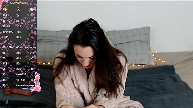 Lenaelle31000 online show from 10/14/25, 05:41