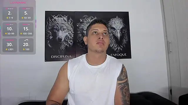 Snapshot of JohanSmith chatting on 09/19/25, 12:14 JohanSmith online show from 09/19/25, 12:14