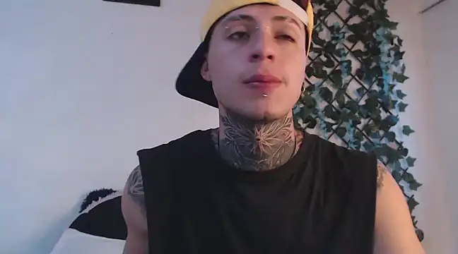 Snapshot of 7_Saturno_7 chatting on 03/11/25, 10:42 7 Saturno 7 online show from 03/11/25, 10:42