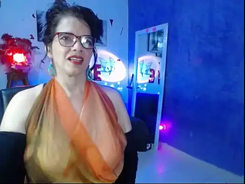 Snapshot of sarasmith3 chatting on 02/28/25, 11:23 sarasmith3 online show from 02/28/25, 11:23