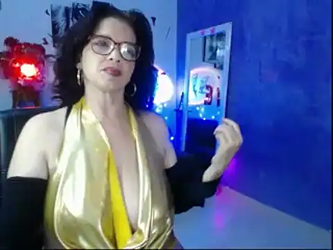 Snapshot of sarasmith3 chatting on 02/25/25, 12:14 sarasmith3 online show from 02/25/25, 12:14