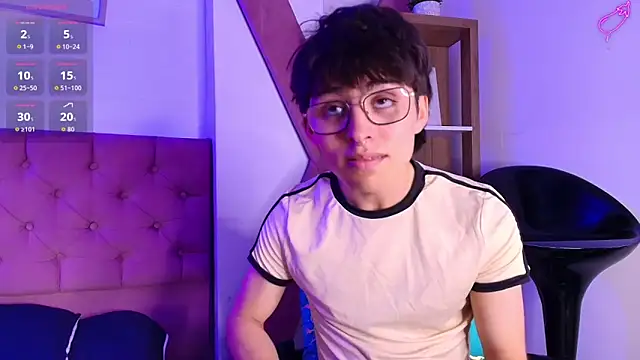 Snapshot of PepperTwink chatting on 11/12/25, 01:15 PepperTwink online show from 11/12/25, 01:15