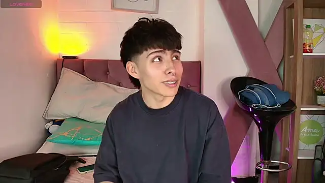 Snapshot of PepperTwink chatting on 11/17/25, 04:55 PepperTwink online show from 11/17/25, 04:55