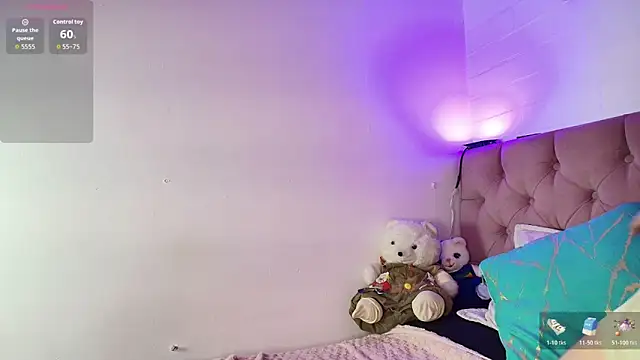 Snapshot of PepperTwink chatting on 11/11/25, 05:08 PepperTwink online show from 11/11/25, 05:08