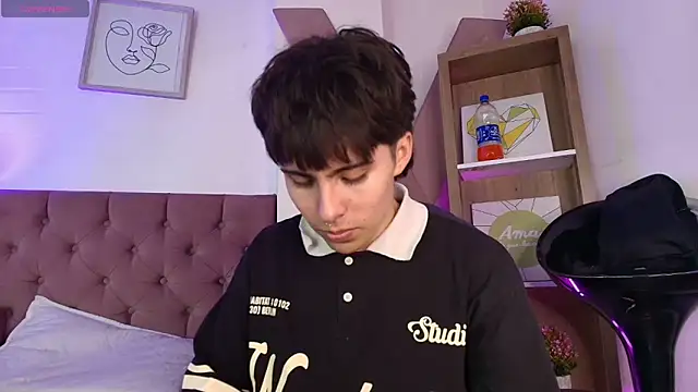 Snapshot of PepperTwink chatting on 10/21/25, 04:17 PepperTwink online show from 10/21/25, 04:17