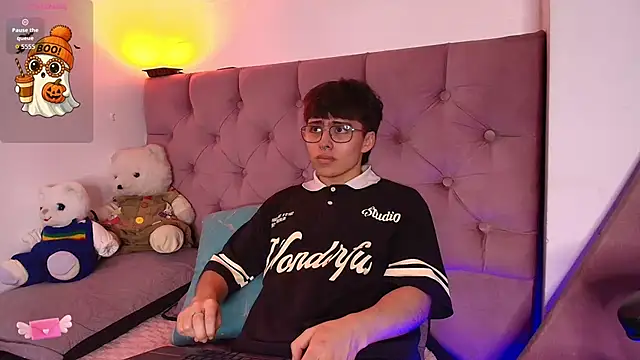 Snapshot of PepperTwink chatting on 12/05/25, 04:49 PepperTwink online show from 12/05/25, 04:49