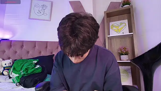 Snapshot of PepperTwink chatting on 10/27/25, 04:30 PepperTwink online show from 10/27/25, 04:30