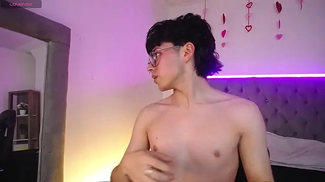 Snapshot of PepperTwink chatting on 09/20/25, 04:56 PepperTwink online show from 09/20/25, 04:56