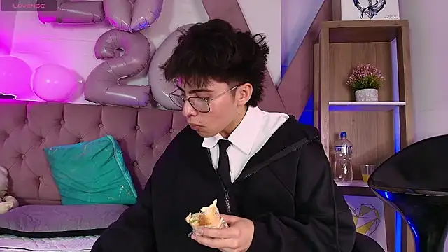 Snapshot of PepperTwink chatting on 01/16/26, 04:33 PepperTwink online show from 01/16/26, 04:33