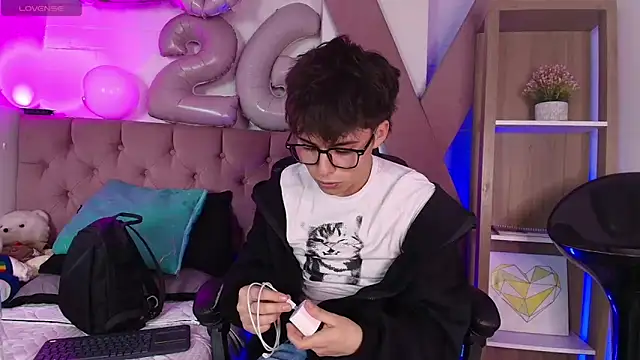 Snapshot of PepperTwink chatting on 01/17/26, 04:43 PepperTwink online show from 01/17/26, 04:43