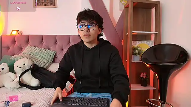 Snapshot of PepperTwink chatting on 02/15/26, 01:10 PepperTwink online show from 02/15/26, 01:10