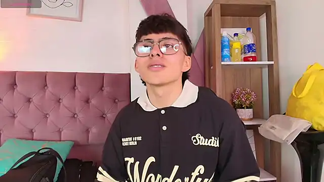 Snapshot of PepperTwink chatting on 11/14/25, 04:54 PepperTwink online show from 11/14/25, 04:54