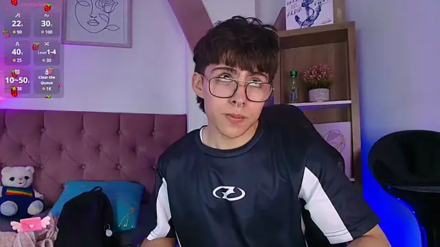 Snapshot of PepperTwink chatting on 11/28/25, 04:51 PepperTwink online show from 11/28/25, 04:51