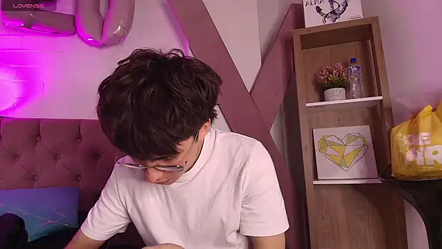 Snapshot of PepperTwink chatting on 12/15/25, 04:46 PepperTwink online show from 12/15/25, 04:46