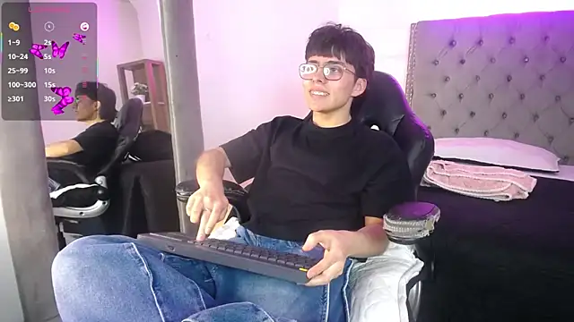Snapshot of PepperTwink chatting on 09/08/25, 04:06 PepperTwink online show from 09/08/25, 04:06