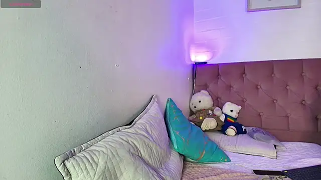 Snapshot of PepperTwink chatting on 10/31/25, 05:31 PepperTwink online show from 10/31/25, 05:31