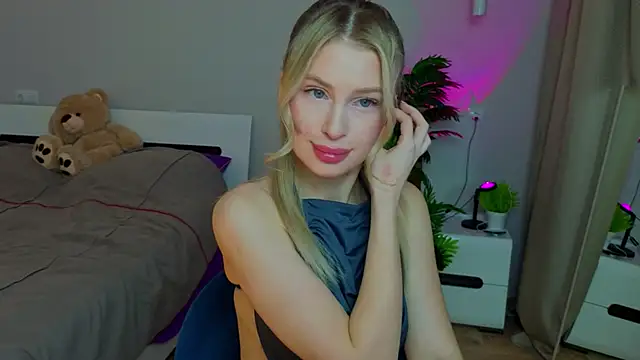 AnitaLamb online show from 11/30/25, 07:42