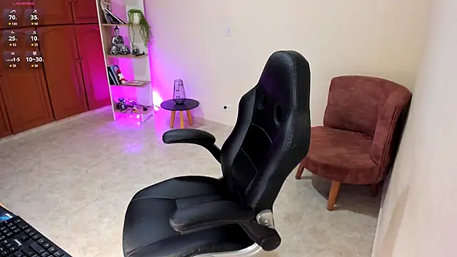 Nathalie 29 online show from 12/19/25, 12:29