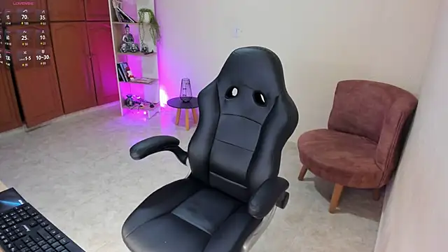 Snapshot of Nathalie_29 chatting on 12/16/25, 01:37 Nathalie 29 online show from 12/16/25, 01:37