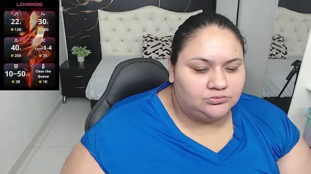 Snapshot of Aaliyah11 chatting on 10/14/25, 01:28 Aaliyah11 online show from 10/14/25, 01:28