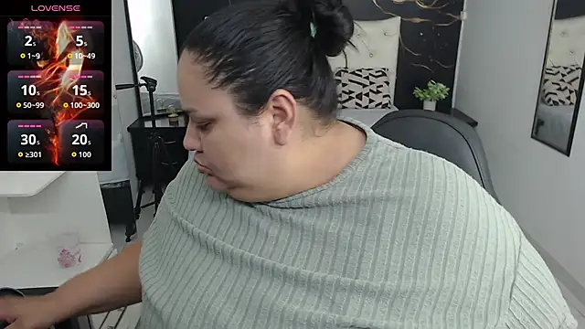 Aaliyah11 online show from 11/25/25, 12:22