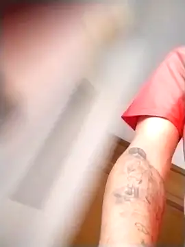 Snapshot of jonymoreno chatting on 10/27/25, 11:00 jonymoreno online show from 10/27/25, 11:00