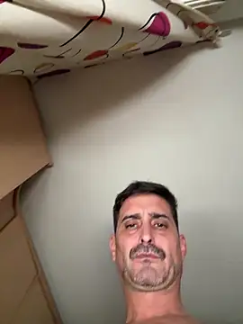 Snapshot of jonymoreno chatting on 03/12/25, 03:18 jonymoreno online show from 03/12/25, 03:18