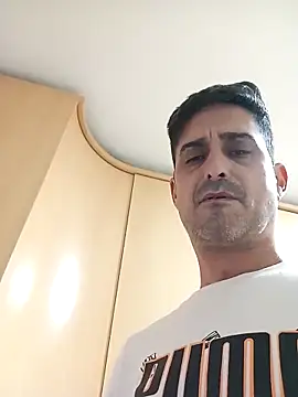 Snapshot of jonymoreno chatting on 03/20/25, 06:31 jonymoreno online show from 03/20/25, 06:31