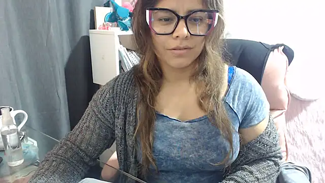 Snapshot of KatteAngelLat chatting on 06/30/26, 12:10 KatteAngelLat online show from 06/30/26, 12:10