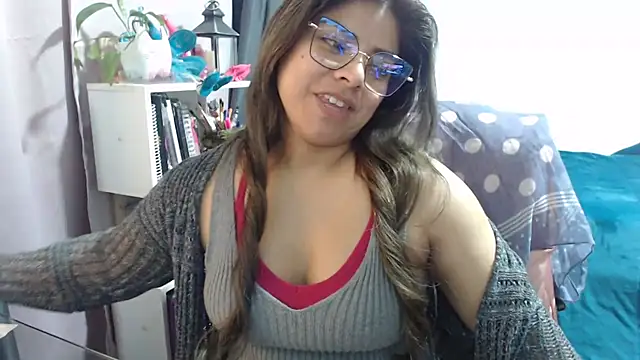 KatteAngelLat online show from 11/17/25, 12:25