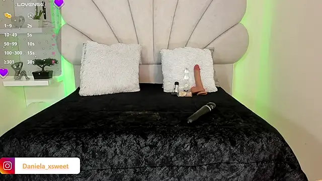 Danielaangelina online show from 11/23/25, 06:23