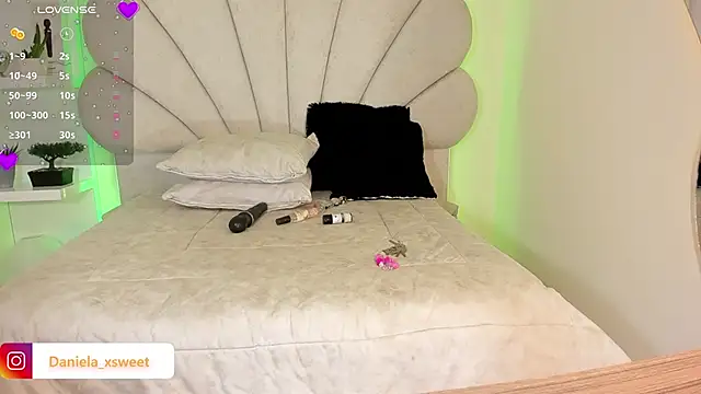 Danielaangelina online show from 09/27/25, 06:30