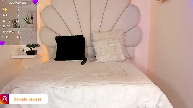 Danielaangelina online show from 10/10/25, 06:47