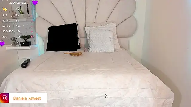 Danielaangelina online show from 10/11/25, 06:25