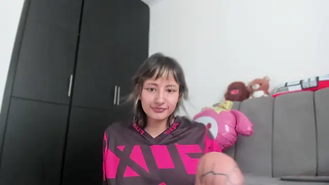 ggor4w33 online show from 03/13/26, 08:47