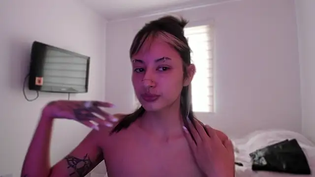 ggor4w33 online show from 03/24/26, 02:28