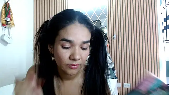 tezza smith online show from 02/12/25, 06:51