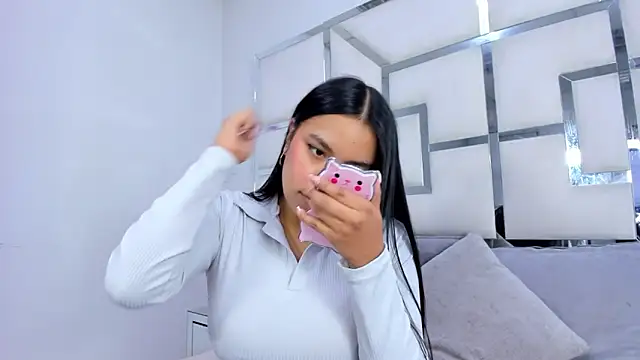 Snapshot of ZoeWan69 chatting on 11/01/25, 11:37 ZoeWan69 online show from 11/01/25, 11:37