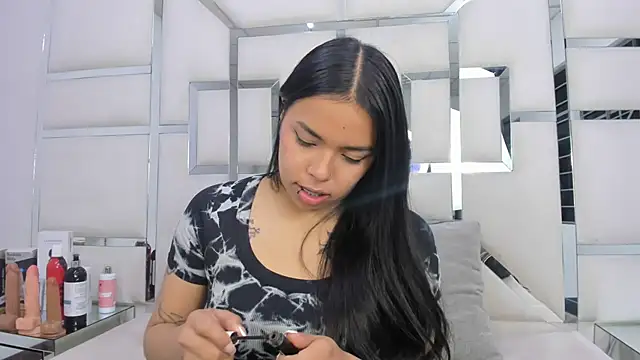 Snapshot of ZoeWan69 chatting on 12/18/25, 12:09 ZoeWan69 online show from 12/18/25, 12:09