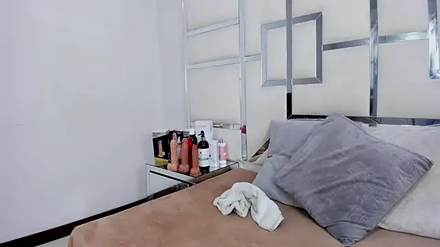 Snapshot of ZoeWan69 chatting on 09/23/25, 12:23 ZoeWan69 online show from 09/23/25, 12:23