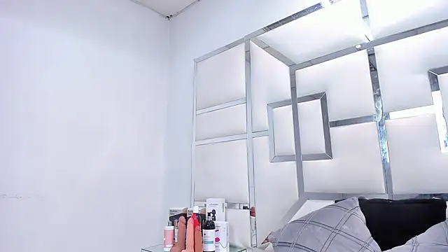 ZoeWan69 online show from 02/07/26, 02:03