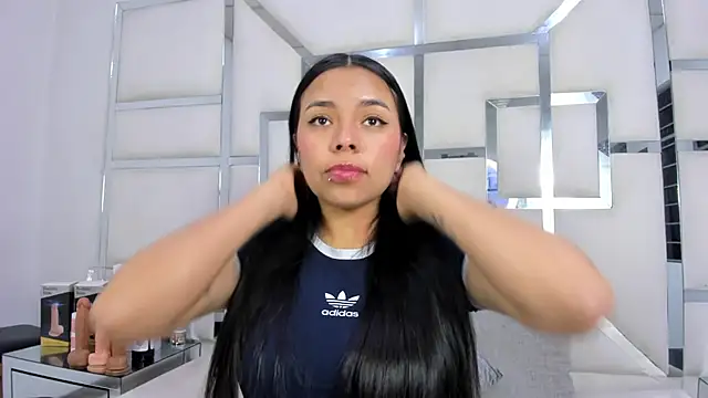 Snapshot of ZoeWan69 chatting on 11/11/25, 11:38 ZoeWan69 online show from 11/11/25, 11:38