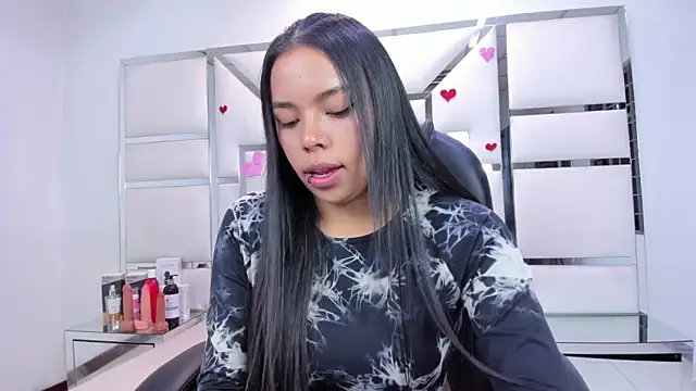 ZoeWan69 online show from 02/11/26, 02:17