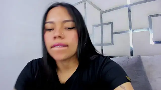 Snapshot of ZoeWan69 chatting on 09/15/25, 12:49 ZoeWan69 online show from 09/15/25, 12:49