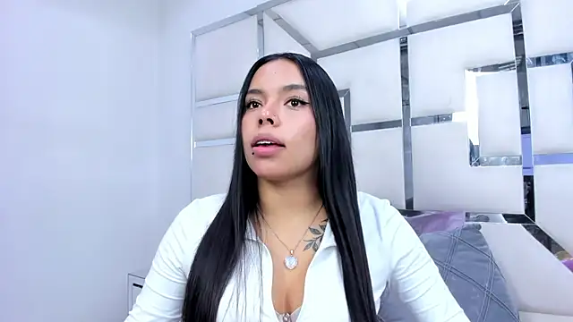 ZoeWan69 online show from 03/08/26, 01:47