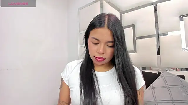 ZoeWan69 online show from 02/18/26, 01:40