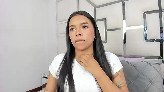 ZoeWan69 online show from 03/26/26, 12:03