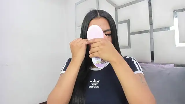 ZoeWan69 online show from 04/04/26, 01:50